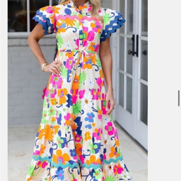 Dresses & Skirts - Boutique Garden party ready ruffle dress size small